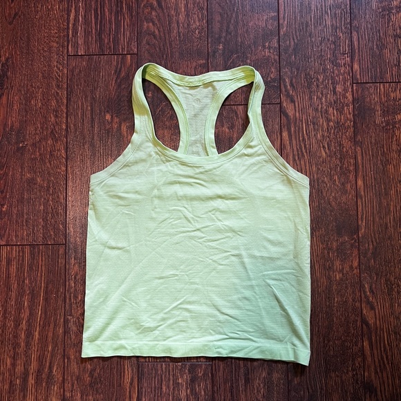Lululemon Swiltly Tech Racerback 2.0
*Race Length
Neo Mint / Neo Mint - size 6 - Picture 5 of 7